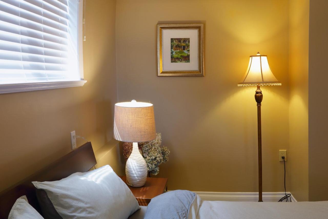 Lovely J Home -Stunning River View Cozy Two Bedroom Private Suite New Westminster Exteriér fotografie