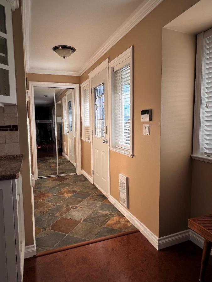 Lovely J Home -Stunning River View Cozy Two Bedroom Private Suite New Westminster Exteriér fotografie