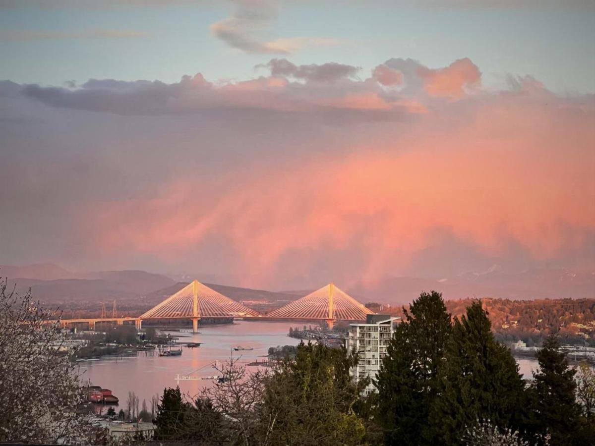 Lovely J Home -Stunning River View Cozy Two Bedroom Private Suite New Westminster Exteriér fotografie