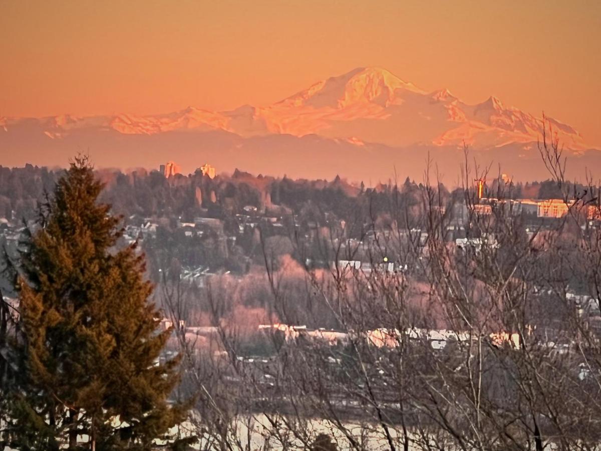 Lovely J Home -Stunning River View Cozy Two Bedroom Private Suite New Westminster Exteriér fotografie